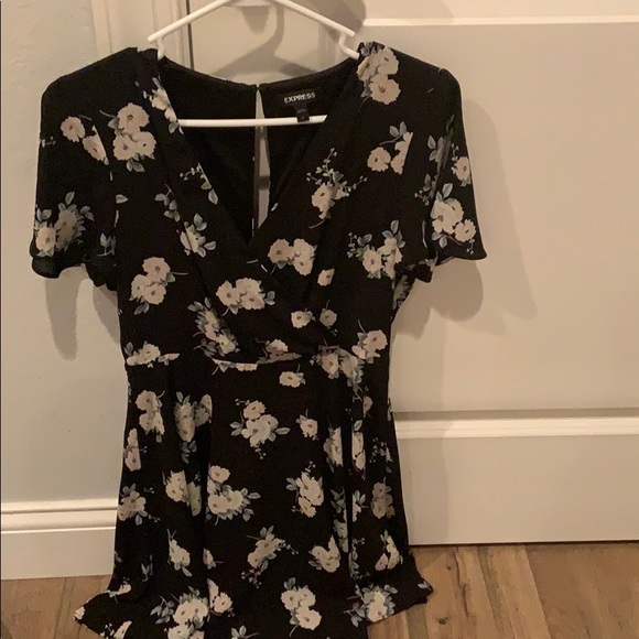 Express Dresses & Skirts - Express Floral Wrap Dress Express Dresses & Skirts - Express Floral Wrap Dress